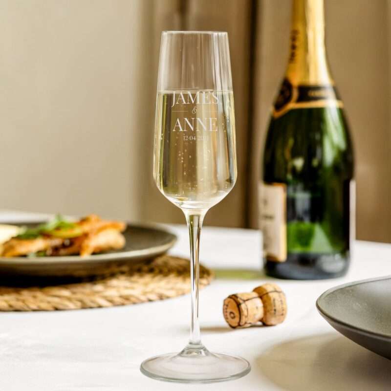 Bild von   sektglas mit gravur kristalljpg | Individuelle 🎁 persönliche 🎁 personalisierte Geschenke bedruckt ▪ bestickt ▪ graviert