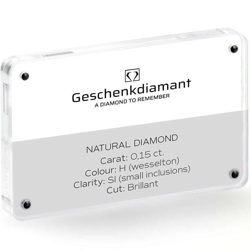 Clear transparent display case with a white insert listing Geschenkdiamant and natural diamond specs: 0.15 ct, color H, clarity SI, cut Brilliant.