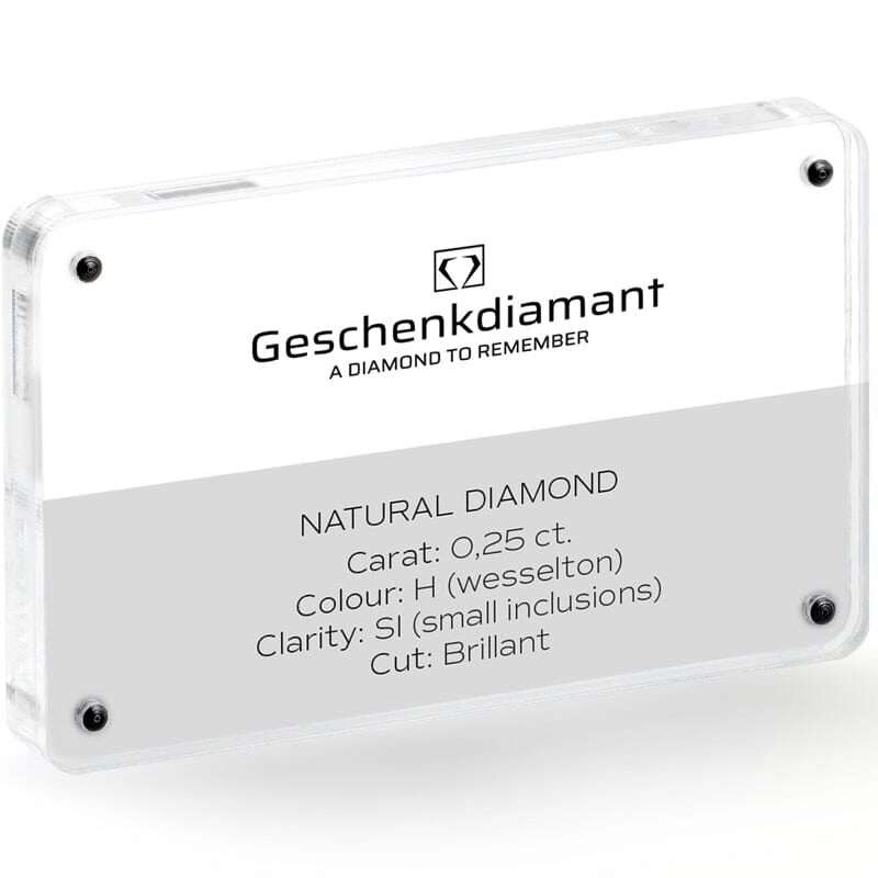 Clear acrylic display with a label: Geschenkdiamant natural diamond, 0.25 ct, color H, clarity SI, cut Brilliant.