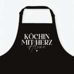 Bild von   kochschuerze koechin mit herzjpg | Individuelle 🎁 persönliche 🎁 personalisierte Geschenke bedruckt ▪ bestickt ▪ graviert