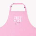 Bild von   kochschuerze chefkoch rosajpg | Individuelle 🎁 persönliche 🎁 personalisierte Geschenke bedruckt ▪ bestickt ▪ graviert