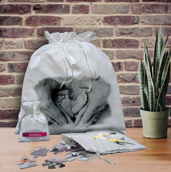 Bild von   geschenksaeckchen materialjpg | Individuelle 🎁 persönliche 🎁 personalisierte Geschenke bedruckt ▪ bestickt ▪ graviert