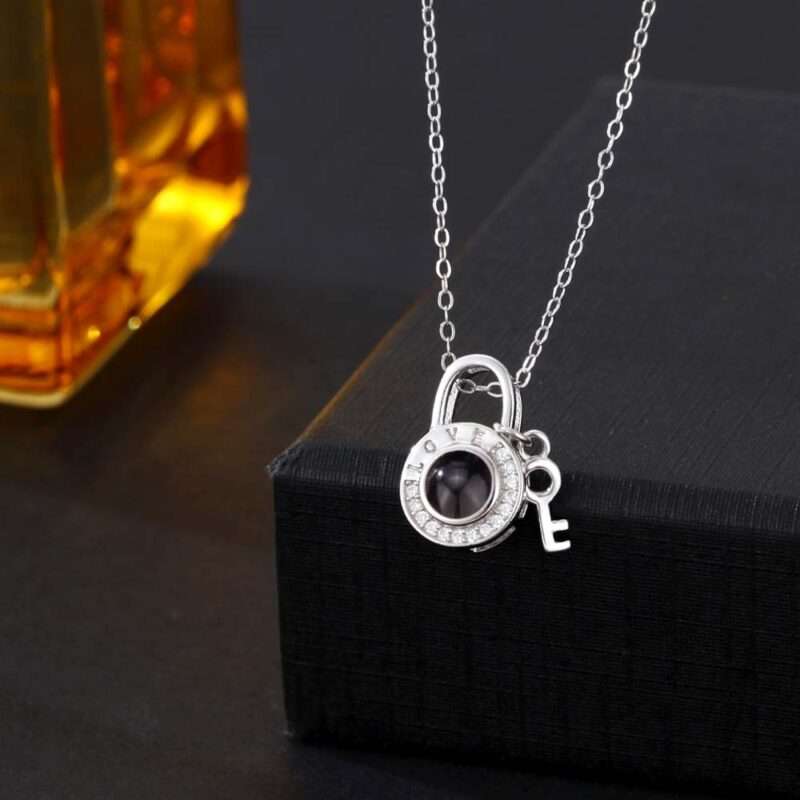 Bild von   foto projektion halskette mitjpg | Individuelle 🎁 persönliche 🎁 personalisierte Geschenke bedruckt ▪ bestickt ▪ graviert