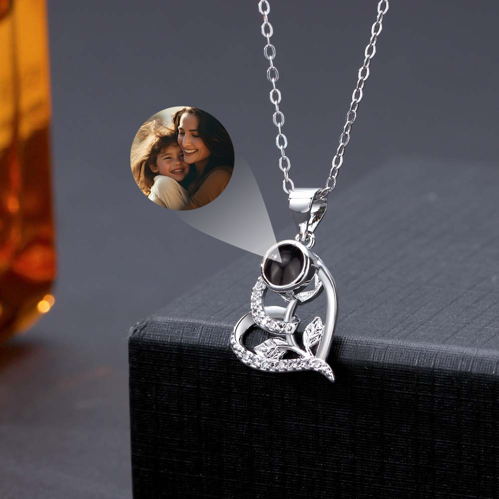 🖼️ 348530-1-foto-projektion-halskette-mit.jpg | Individuelle 🎁 persönliche 🎁 personalisierte Geschenke bedruckt ▪ bestickt ▪ graviert Bild von foto projektion halskette mitjpg | Individuelle 🎁 persönliche 🎁 personalisierte Geschenke bedruckt ▪ bestickt ▪ graviert