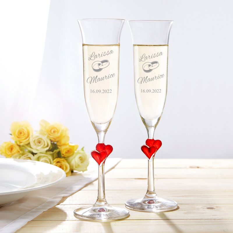 Bild von   sektglaeser mit herzen gravijpg | Individuelle 🎁 persönliche 🎁 personalisierte Geschenke bedruckt ▪ bestickt ▪ graviert
