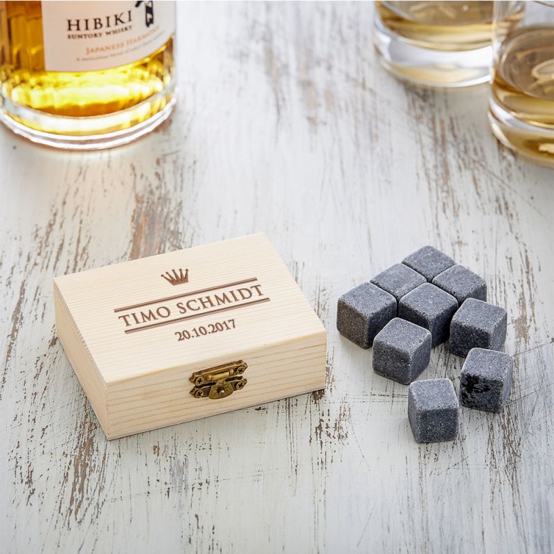 Bild von   whiskysteine in edler holzboxjpg | Individuelle 🎁 persönliche 🎁 personalisierte Geschenke bedruckt ▪ bestickt ▪ graviert