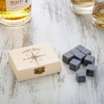Bild von   whiskysteine in edler holzboxjpg | Individuelle 🎁 persönliche 🎁 personalisierte Geschenke bedruckt ▪ bestickt ▪ graviert