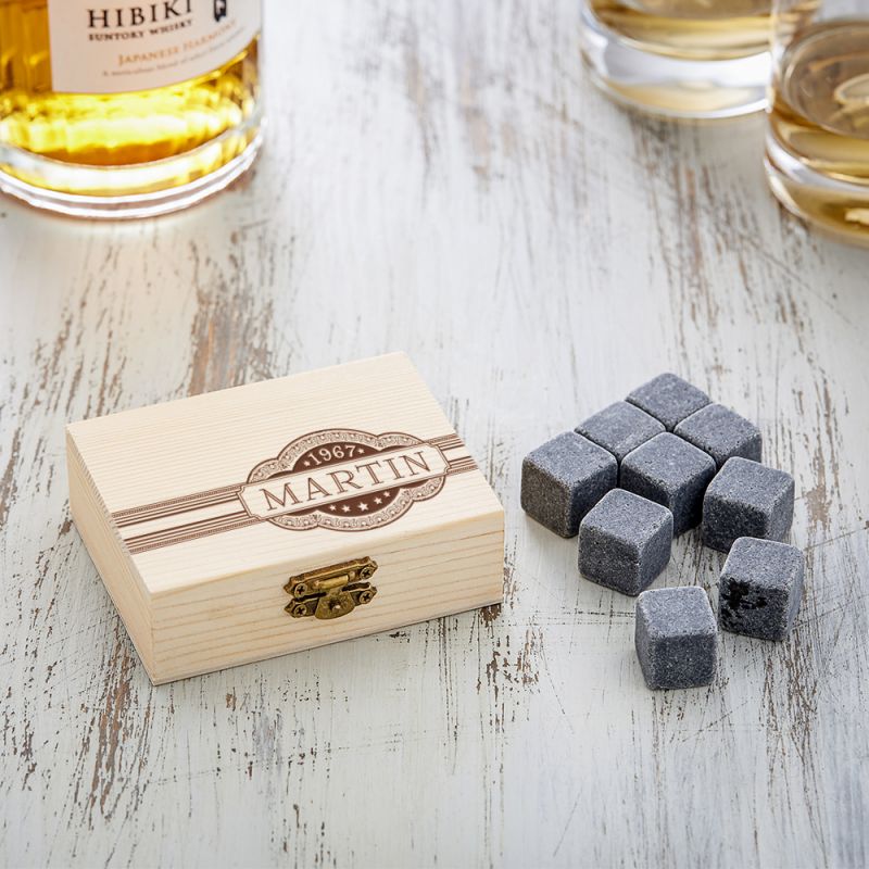 Bild von   whiskysteine in edler holzboxjpg | Individuelle 🎁 persönliche 🎁 personalisierte Geschenke bedruckt ▪ bestickt ▪ graviert
