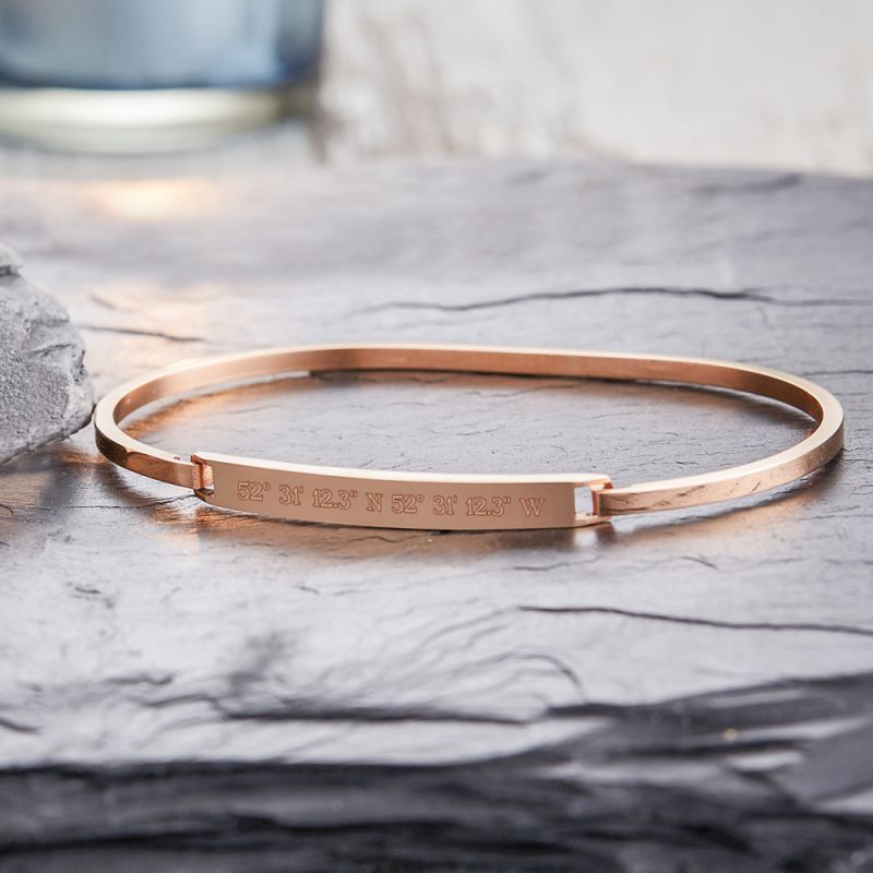 Bild von   armreif mit gravur geokoordinajpg | Individuelle 🎁 persönliche 🎁 personalisierte Geschenke bedruckt ▪ bestickt ▪ graviert