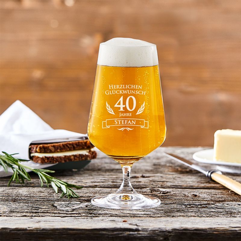 Bild von   bierglas mit gravur  gebujpg | Individuelle 🎁 persönliche 🎁 personalisierte Geschenke bedruckt ▪ bestickt ▪ graviert
