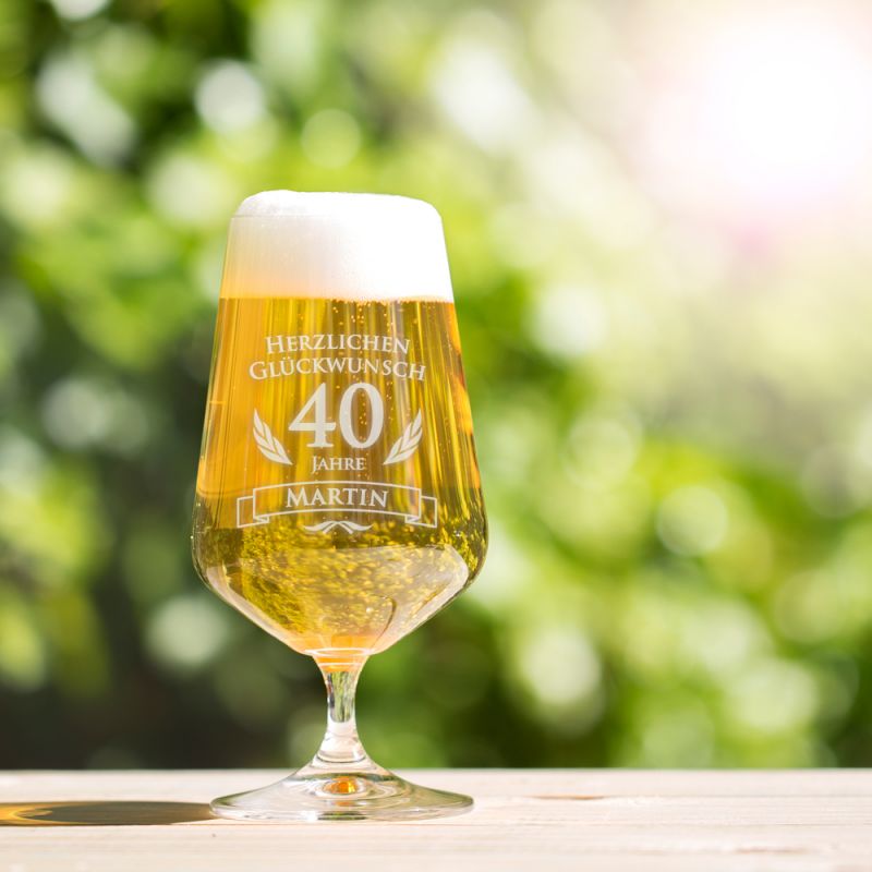 Bild von   bierglas mit gravur zum geburtjpg | Individuelle 🎁 persönliche 🎁 personalisierte Geschenke bedruckt ▪ bestickt ▪ graviert