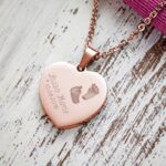Bild von   herz anhaenger kette mit gravujpg | Individuelle 🎁 persönliche 🎁 personalisierte Geschenke bedruckt ▪ bestickt ▪ graviert