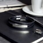 Bild von   herrenarmband mit gravur ledjpg | Individuelle 🎁 persönliche 🎁 personalisierte Geschenke bedruckt ▪ bestickt ▪ graviert