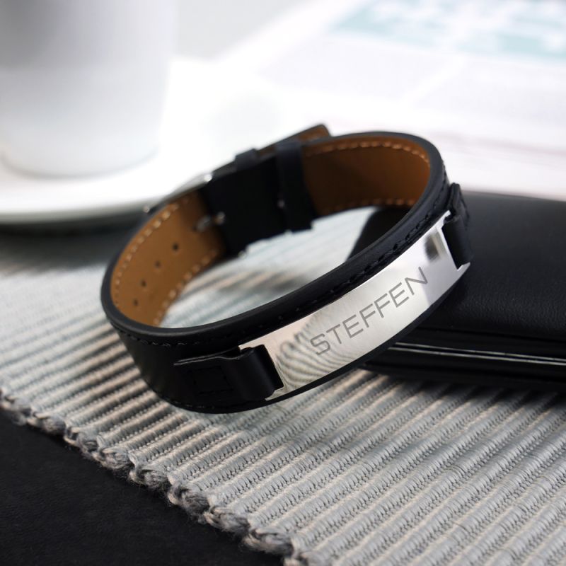 Bild von   schwarzes lederarmband mit grajpg | Individuelle 🎁 persönliche 🎁 personalisierte Geschenke bedruckt ▪ bestickt ▪ graviert