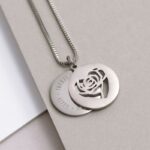 Bild von   halskette mit gravur herz unjpg | Individuelle 🎁 persönliche 🎁 personalisierte Geschenke bedruckt ▪ bestickt ▪ graviert