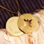🖼️ 105573-1-halskette-mit-gravur-kompass.jpg | Individuelle 🎁 persönliche 🎁 personalisierte Geschenke bedruckt ▪ bestickt ▪ graviert Bild von halskette mit gravur kompassjpg | Individuelle 🎁 persönliche 🎁 personalisierte Geschenke bedruckt ▪ bestickt ▪ graviert