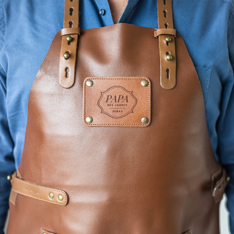 Bild von   grillschuerze leder braunjpg | Individuelle 🎁 persönliche 🎁 personalisierte Geschenke bedruckt ▪ bestickt ▪ graviert