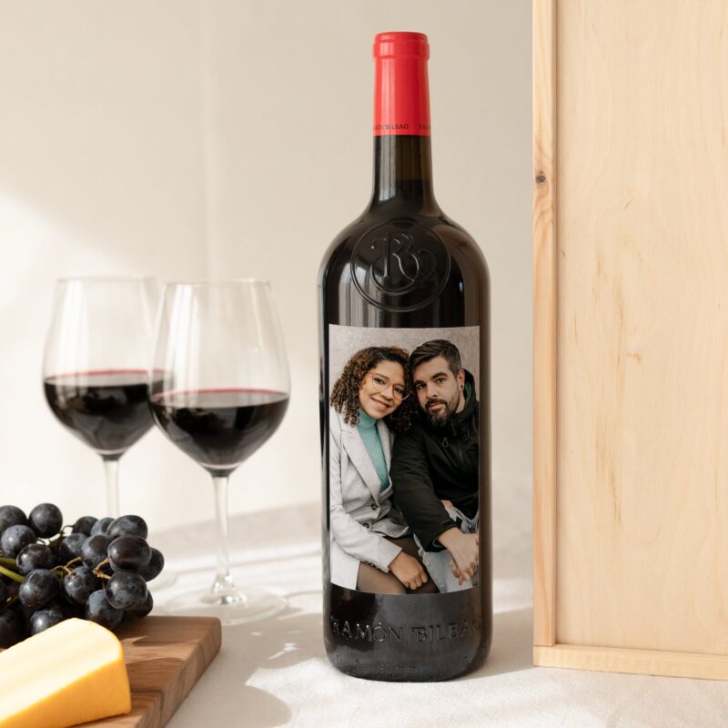 Bild von   wein mit eigenem etikett ramjpg | Individuelle 🎁 persönliche 🎁 personalisierte Geschenke bedruckt ▪ bestickt ▪ graviert