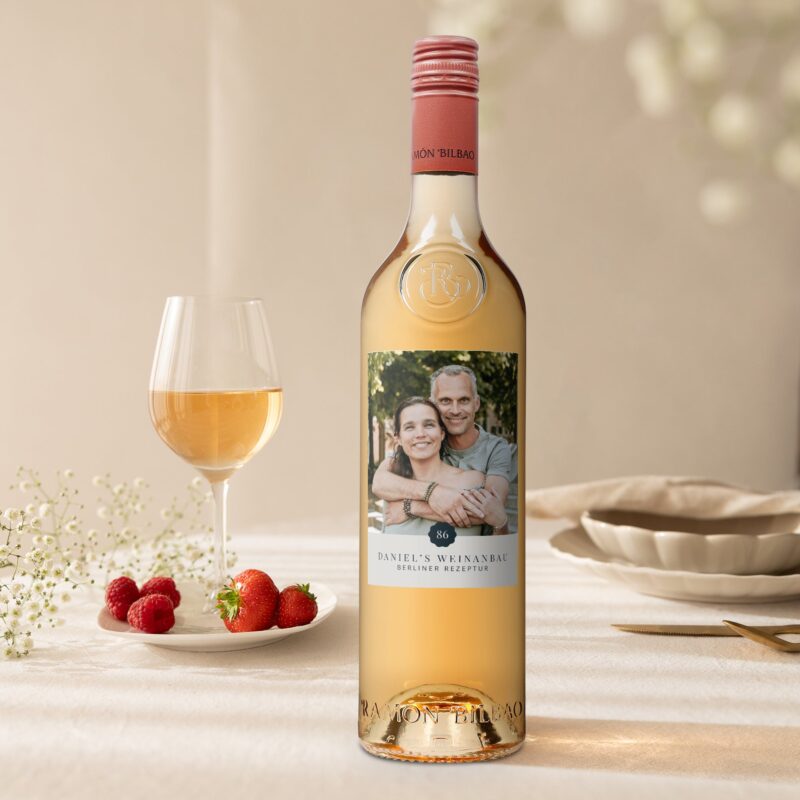 Bild von   wein mit eigenem etikett ramjpg | Individuelle 🎁 persönliche 🎁 personalisierte Geschenke bedruckt ▪ bestickt ▪ graviert