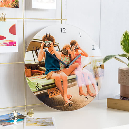 Bild von   uhr aus acrylglas mit fotojpg | Individuelle 🎁 persönliche 🎁 personalisierte Geschenke bedruckt ▪ bestickt ▪ graviert