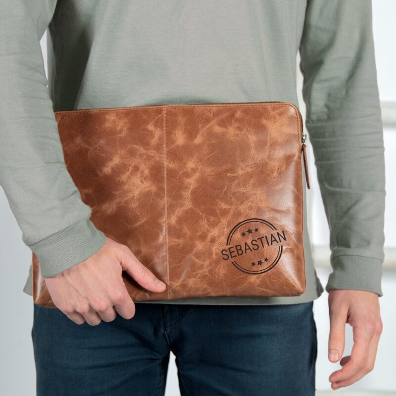 Bild von   laptoptasche leder braun jpg | Individuelle 🎁 persönliche 🎁 personalisierte Geschenke bedruckt ▪ bestickt ▪ graviert