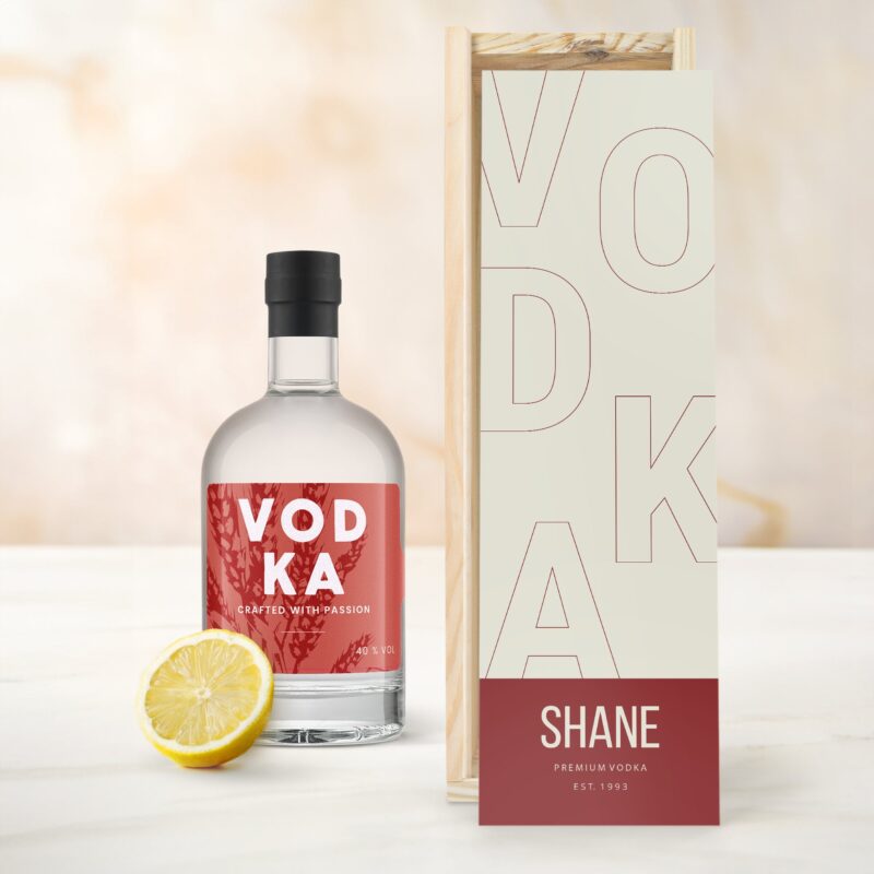 Bild von   vodka in bedruckter holzkistejpg | Individuelle 🎁 persönliche 🎁 personalisierte Geschenke bedruckt ▪ bestickt ▪ graviert