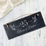 Bild von   schieferschild mit gravur sijpg | Individuelle 🎁 persönliche 🎁 personalisierte Geschenke bedruckt ▪ bestickt ▪ graviert