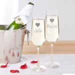 🖼️ 167459-1-sektglas-mit-gravur-herz-per.jpg | Individuelle 🎁 persönliche 🎁 personalisierte Geschenke bedruckt ▪ bestickt ▪ graviert Bild von sektglas mit gravur herz perjpg | Individuelle 🎁 persönliche 🎁 personalisierte Geschenke bedruckt ▪ bestickt ▪ graviert
