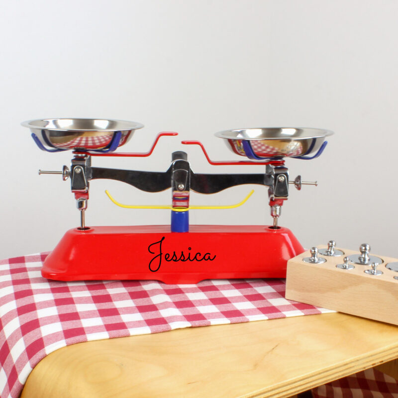 Bild von   spielzeugwaage im retrodesignjpg | Individuelle 🎁 persönliche 🎁 personalisierte Geschenke bedruckt ▪ bestickt ▪ graviert