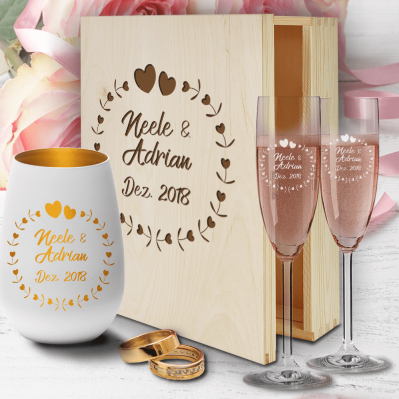 Bild von   sektglaeser hochzeit mit windlpng | Individuelle 🎁 persönliche 🎁 personalisierte Geschenke bedruckt ▪ bestickt ▪ graviert