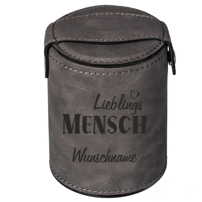 Bild von   wuerfelbecher mit gravur liebljpg | Individuelle 🎁 persönliche 🎁 personalisierte Geschenke bedruckt ▪ bestickt ▪ graviert