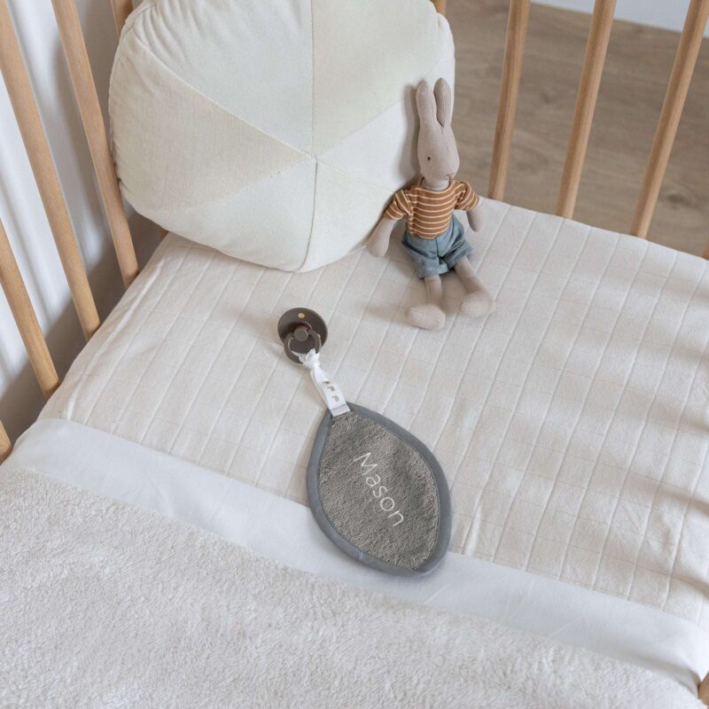 Bild von   koeka schnullertuch mit namenjpg | Individuelle 🎁 persönliche 🎁 personalisierte Geschenke bedruckt ▪ bestickt ▪ graviert