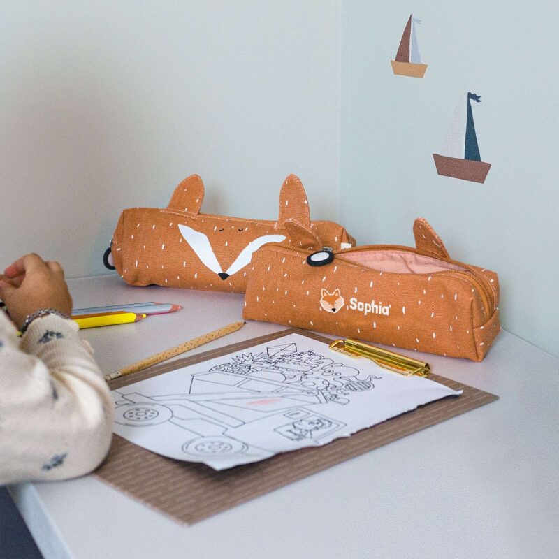 Bild von   federmaeppchen mit namen mrjpg | Individuelle 🎁 persönliche 🎁 personalisierte Geschenke bedruckt ▪ bestickt ▪ graviert