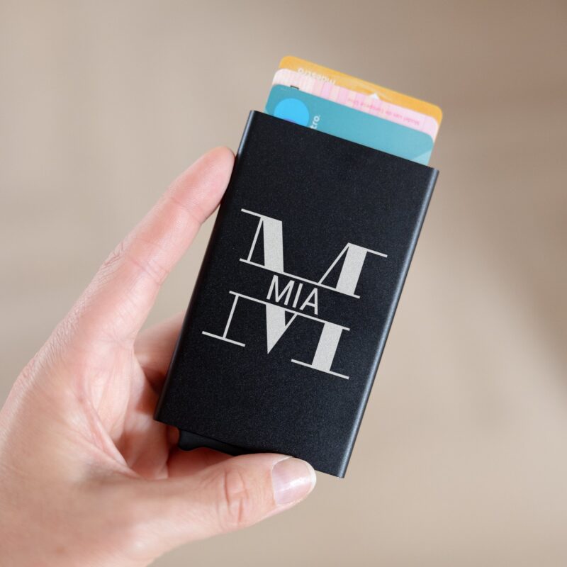 Bild von   kartenetui personalisieren mjpg | Individuelle 🎁 persönliche 🎁 personalisierte Geschenke bedruckt ▪ bestickt ▪ graviert