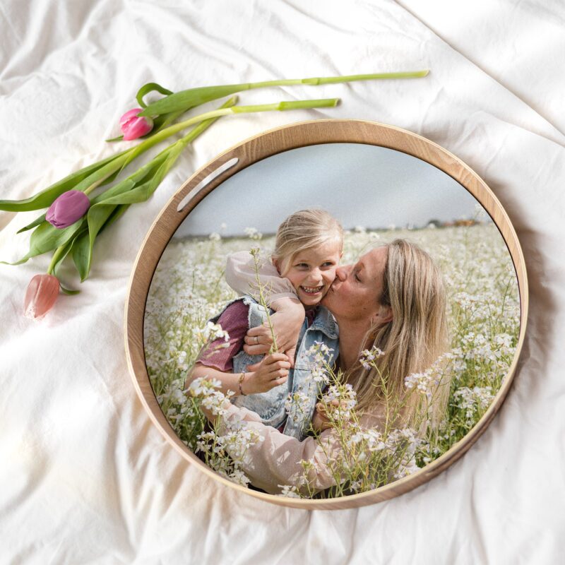 Bild von   tablett rund mit foto naturhjpg | Individuelle 🎁 persönliche 🎁 personalisierte Geschenke bedruckt ▪ bestickt ▪ graviert