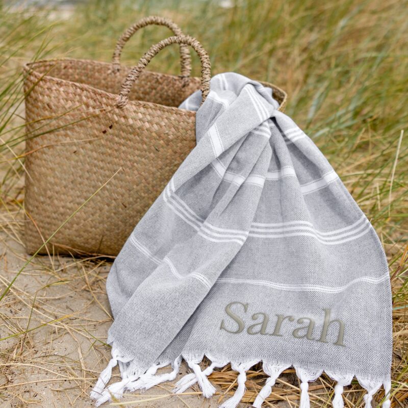 Bild von   hamamtuch mit namenjpg | Individuelle 🎁 persönliche 🎁 personalisierte Geschenke bedruckt ▪ bestickt ▪ graviert