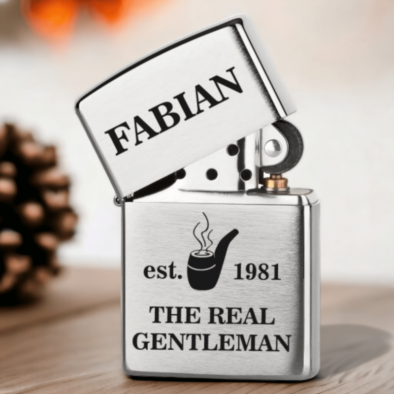 Personalisiertes Zippo Feuerzeug "The real Gentleman" - Design: Pfeife