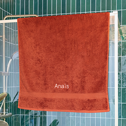Bild von   badetuch bestickt mit namen kjpg | Individuelle 🎁 persönliche 🎁 personalisierte Geschenke bedruckt ▪ bestickt ▪ graviert
