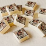 🖼️ 297035-1-pralinen-mit-foto-quadrat.jpg | Individuelle 🎁 persönliche 🎁 personalisierte Geschenke bedruckt ▪ bestickt ▪ graviert Bild von pralinen mit foto quadratjpg | Individuelle 🎁 persönliche 🎁 personalisierte Geschenke bedruckt ▪ bestickt ▪ graviert