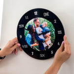 Bild von   wanduhr rund grossjpg | Individuelle 🎁 persönliche 🎁 personalisierte Geschenke bedruckt ▪ bestickt ▪ graviert