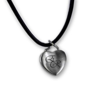 Bild von   romantisch herzfoermiger edejpg | Individuelle 🎁 persönliche 🎁 personalisierte Geschenke bedruckt ▪ bestickt ▪ graviert